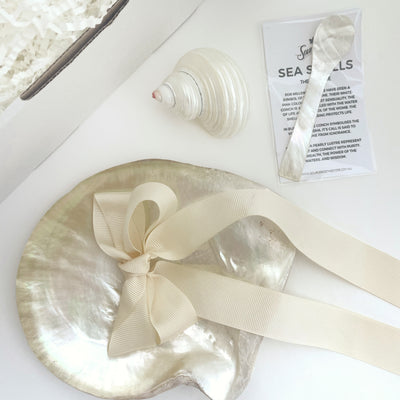Caviar Gift Box Set With Shell Plate, Large Pearl Spoon and Imperial Shell