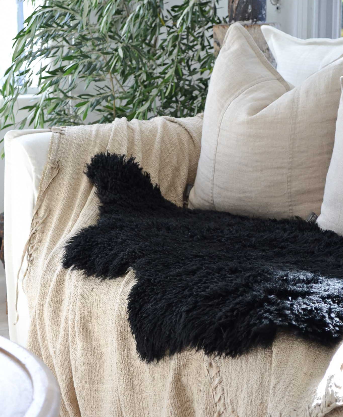 Long Wool Curly Shearling Sheepskin - Black