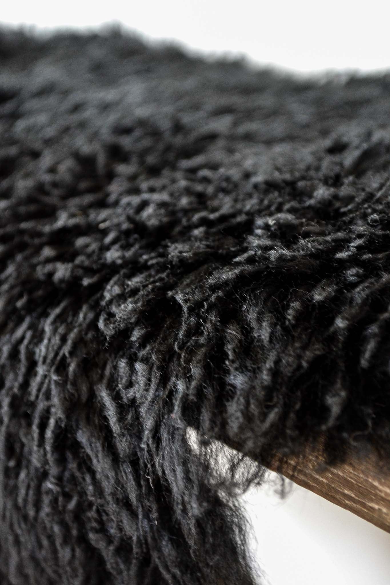 Long Wool Curly Shearling Sheepskin - Black