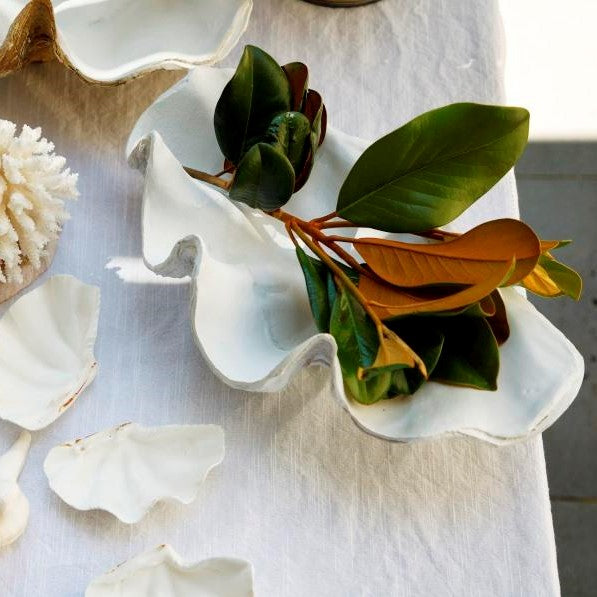 Resin Faux Giant Clamshell Clam White 41 CM