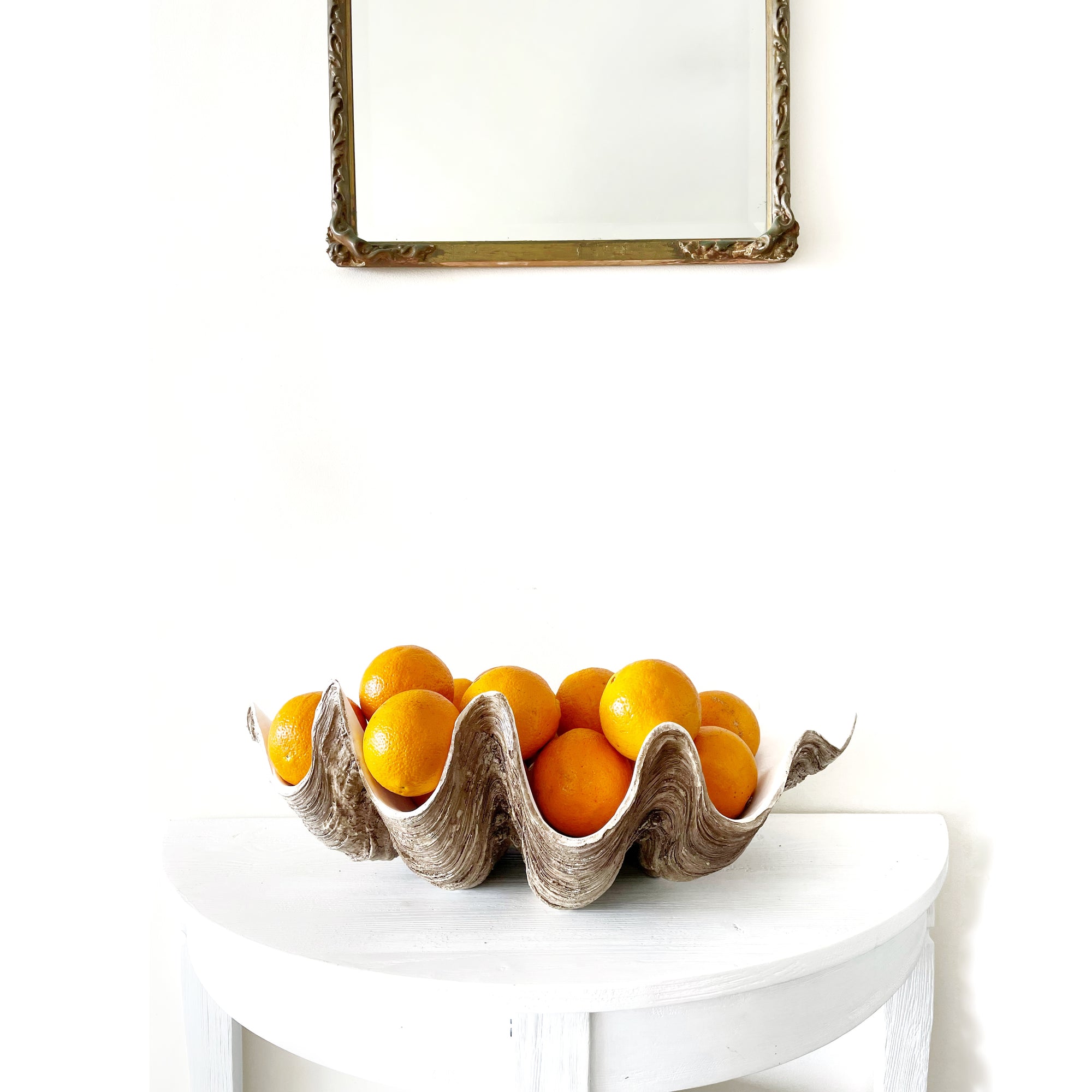 Resin Faux Giant Clamshell Clam 'Natural' 52 CM