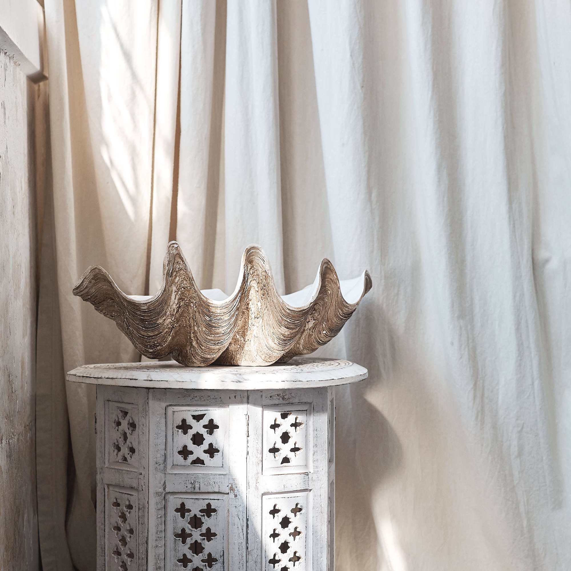 Resin Faux Giant Clamshell Clam 'Natural' 52 CM